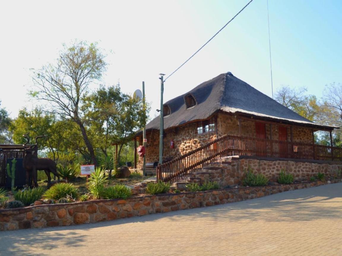 Thandabantu Game Lodge Roossenekal Exterior photo