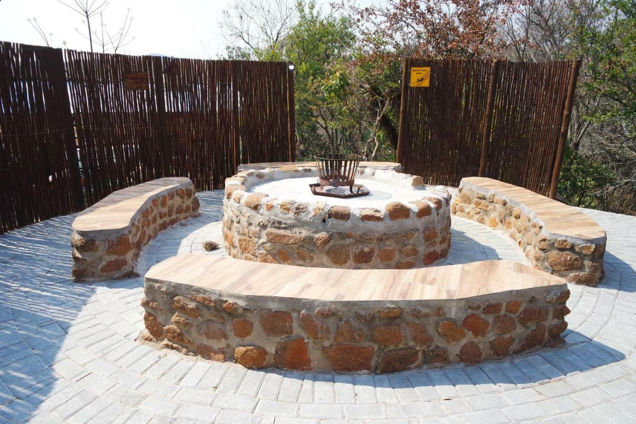 Thandabantu Game Lodge Roossenekal Exterior photo